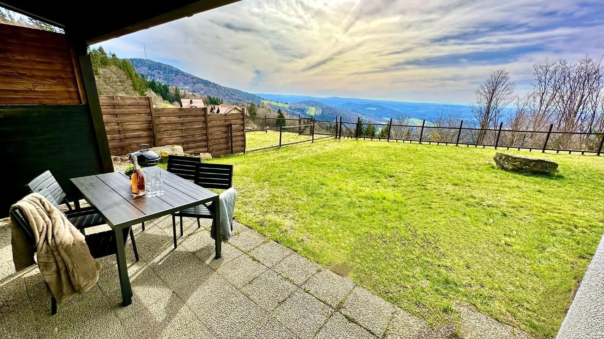 Gemuetliches Alpenblick Berg-Bungalow + Grosser Garten + Netflix! Schofweg 0*,  Germany