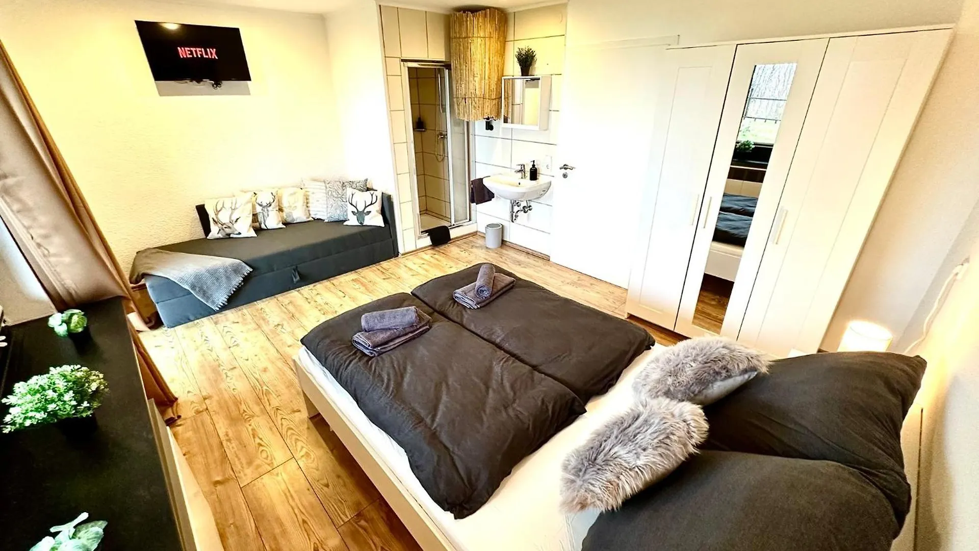 Gemuetliches Alpenblick Berg-Bungalow + Grosser Garten + Netflix! Schofweg Germany