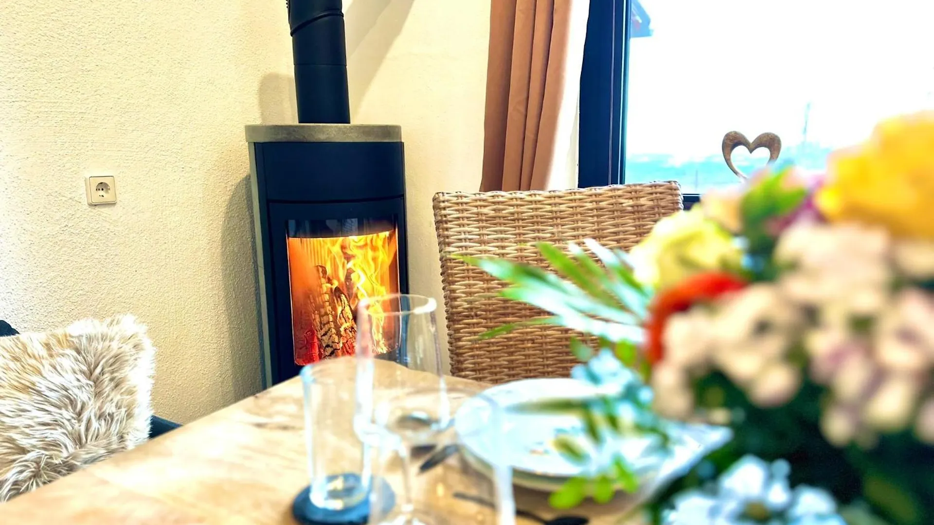 Gemuetliches Alpenblick Berg-Bungalow + Grosser Garten + Netflix! Schofweg Holiday home