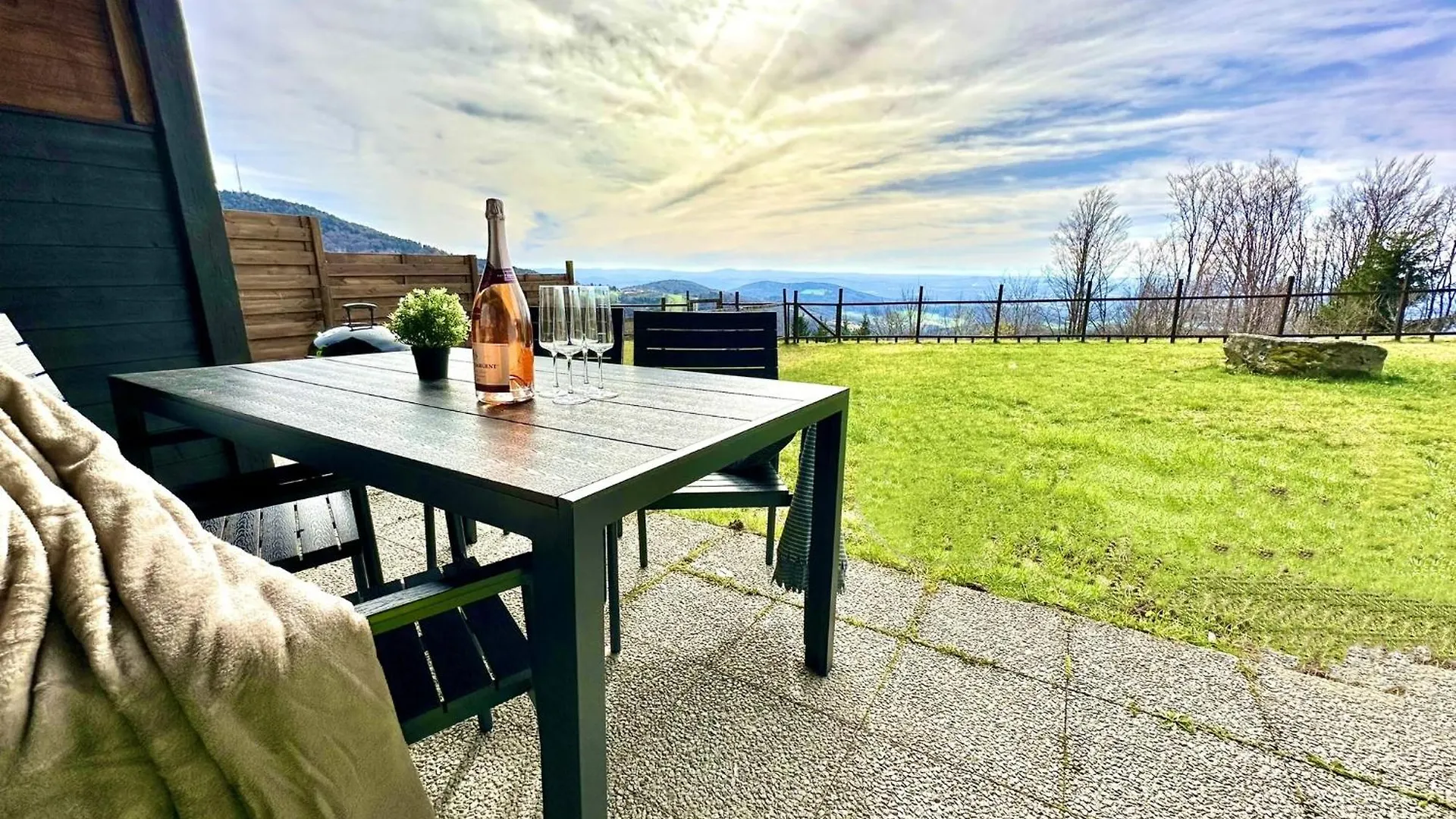 Gemuetliches Alpenblick Berg-Bungalow + Grosser Garten + Netflix! Schofweg Germany