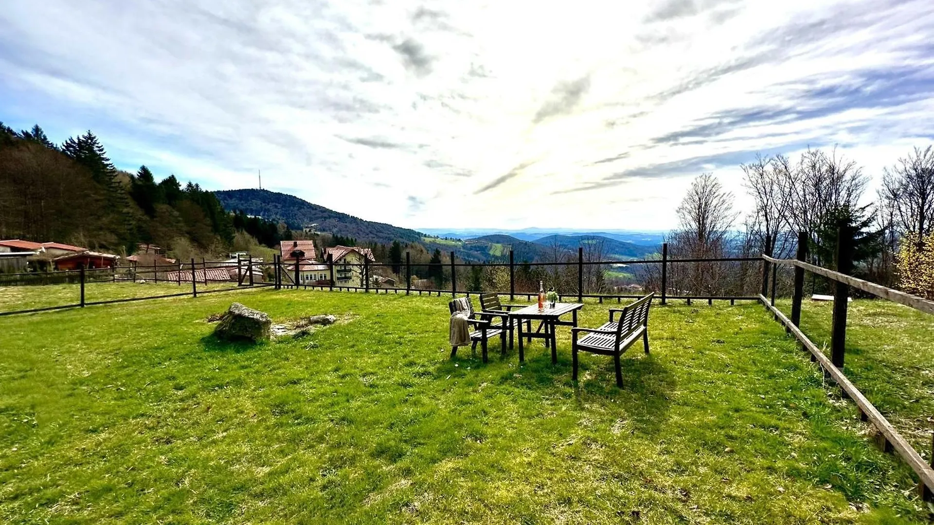 Holiday home Gemuetliches Alpenblick Berg-Bungalow + Grosser Garten + Netflix! Schofweg