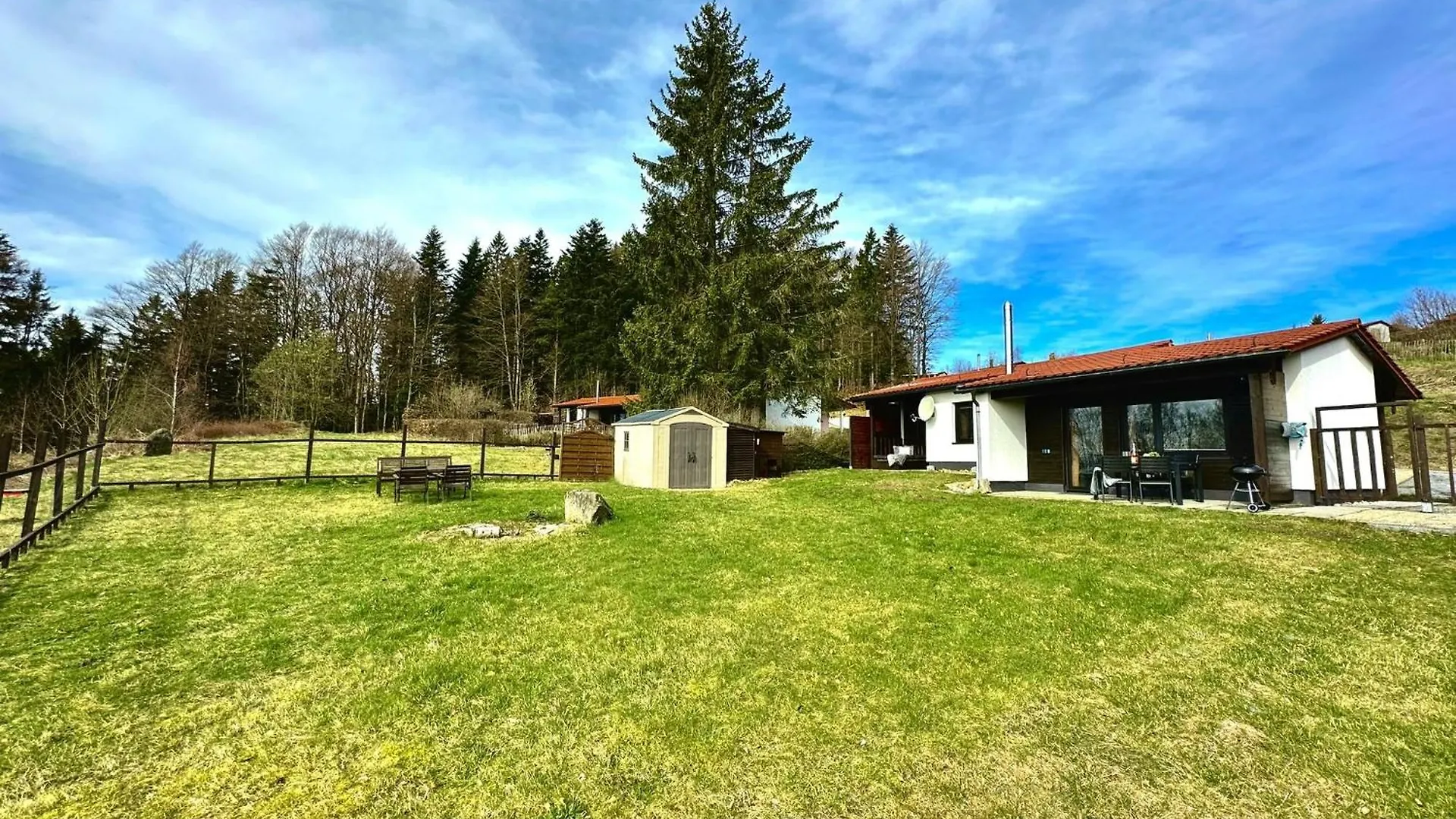 Holiday home Gemuetliches Alpenblick Berg-Bungalow + Grosser Garten + Netflix! Schofweg