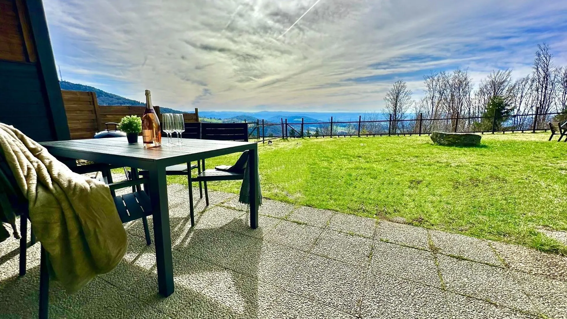 Gemuetliches Alpenblick Berg-Bungalow + Grosser Garten + Netflix! Schofweg