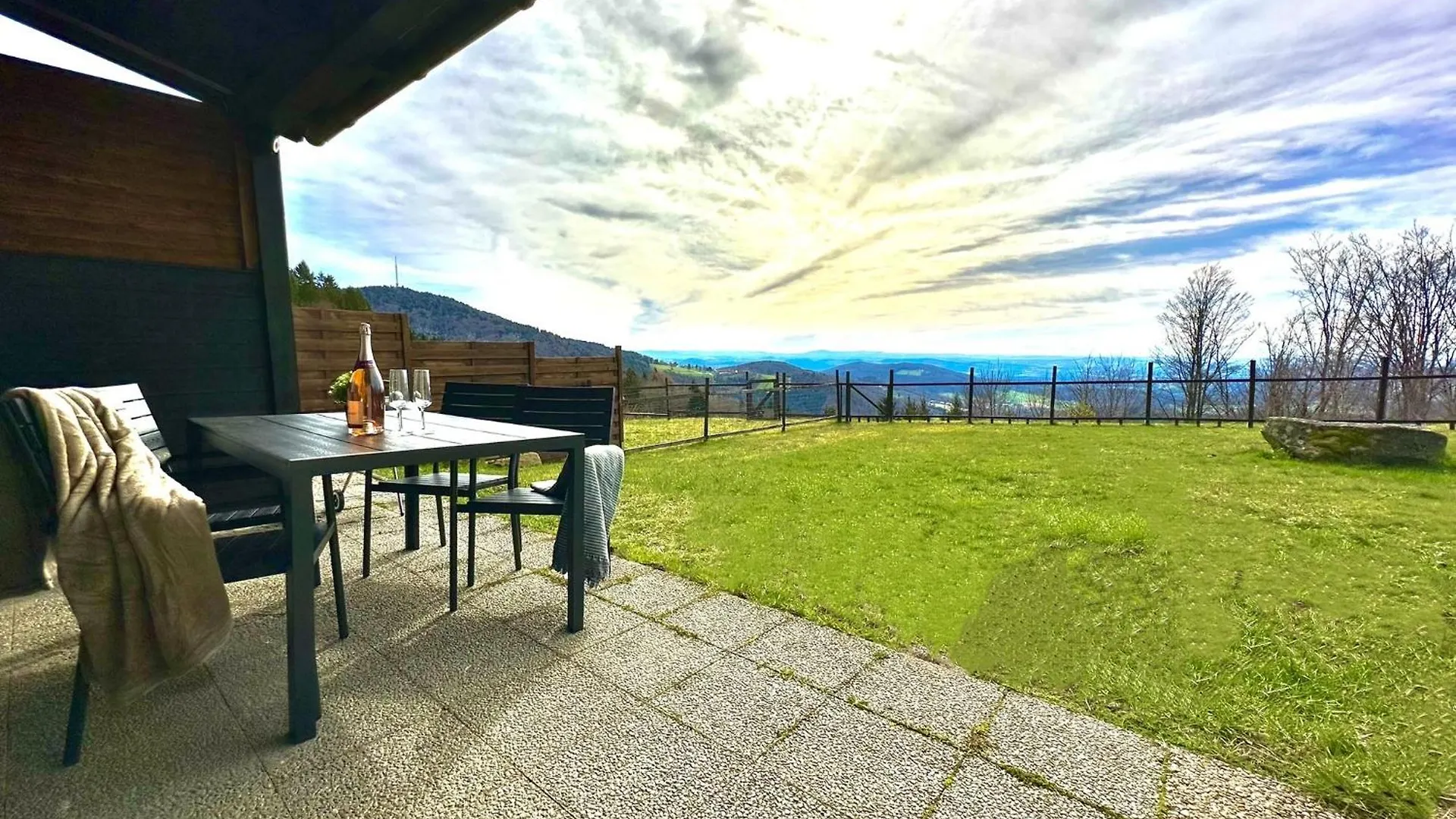 Gemuetliches Alpenblick Berg-Bungalow + Grosser Garten + Netflix! Schofweg 0*,  Germany
